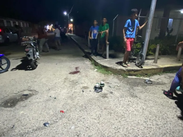 Camión ganadero colisionó con una moto en Machiques de Perijá