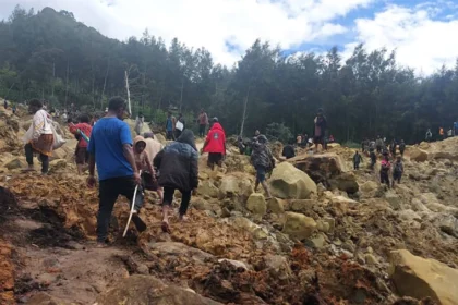 Deslave en Papúa Nueva Guinea deja al menos 300 personas desaparecidas