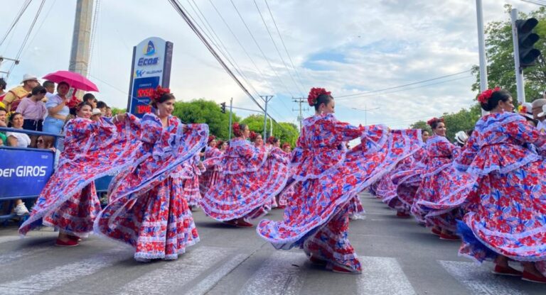 Desfile de Piloneras Mayores llega a Valledupar en el Festival de la Leyenda Vallenata 2024
