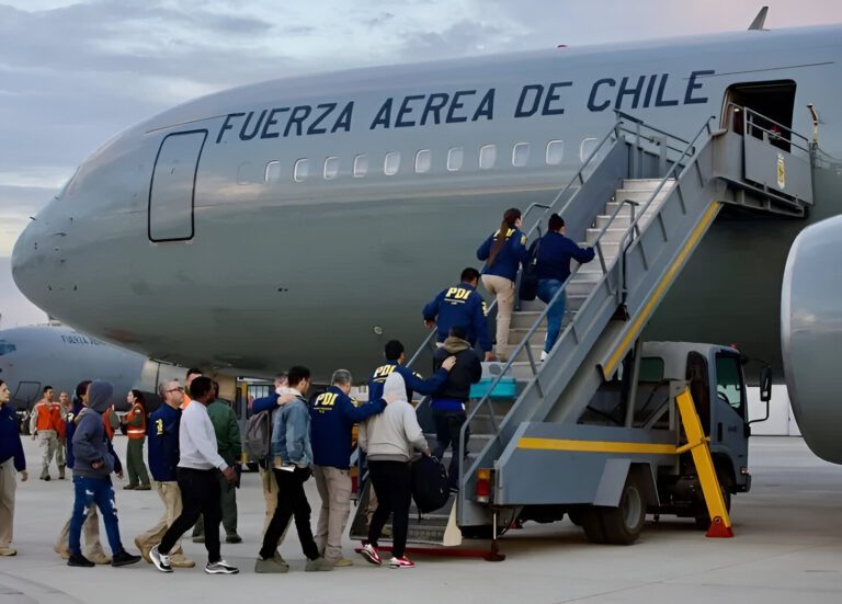 Chile expulsa a 65 venezolanos por infracciones migratorias y delitos