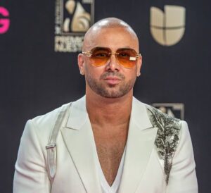 Wisin promete hacer una colaboración con la cantante zuliana María Laura