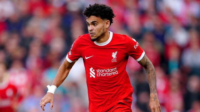 Luis Díaz recibe reconocimiento como mejor jugador del mes en el Liverpool FC