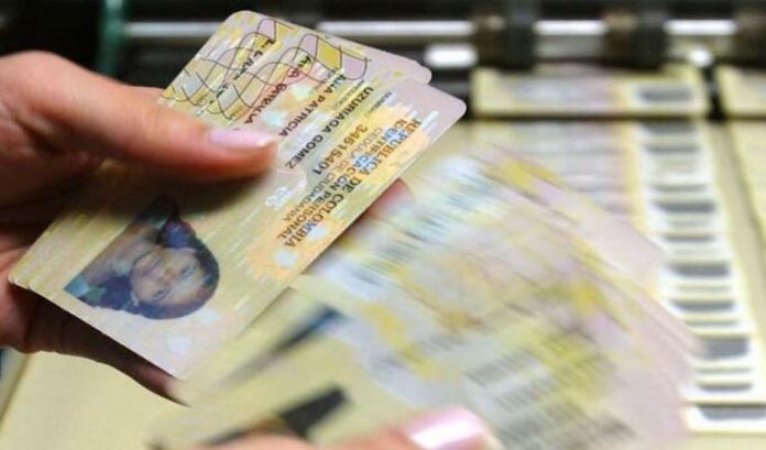 Desmantelan en Colombia red que fabricaba documentación falsa para migrantes venezolanos