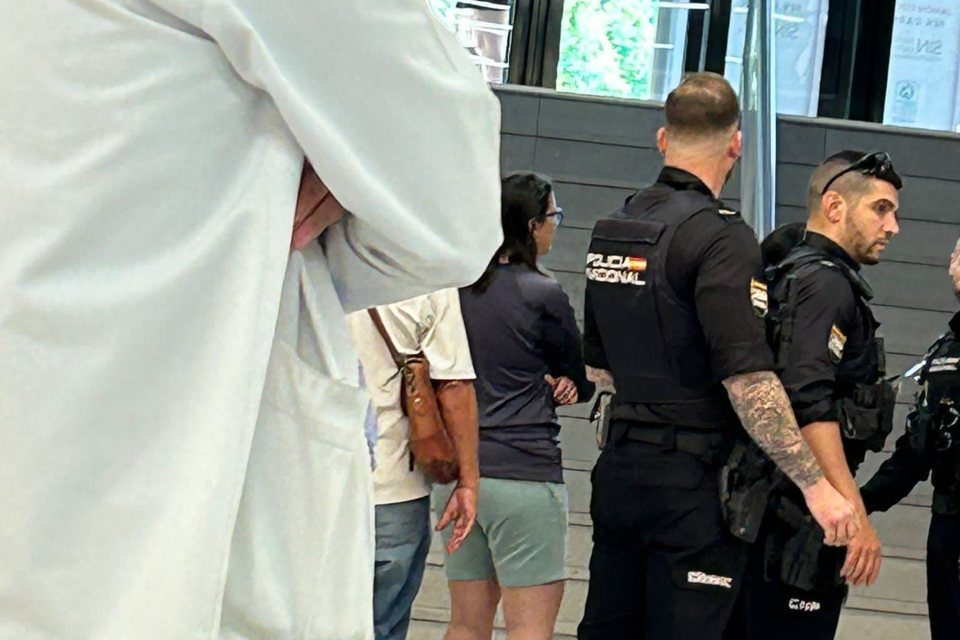 Detenidos en Madrid Rebeca García y su hermano, acusados de acosar mujeres en Venezuela
