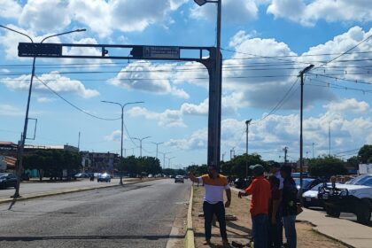 Alcaldía de Maracaibo restaura semáforos claves en la ciudad