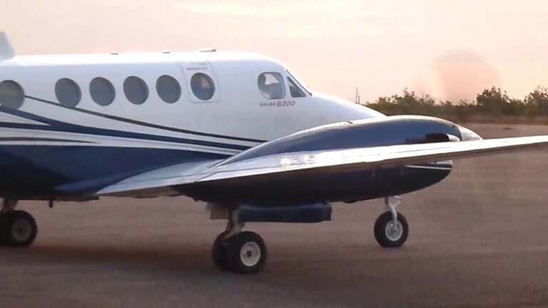 Encontraron ala y parte del fuselaje de avioneta que se precipitó sobre el Lago de Maracaibo