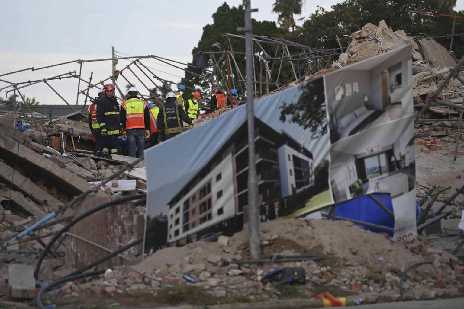 Se elevó a seis el número de fallecidos en derrumbe de edificio en Sudáfrica