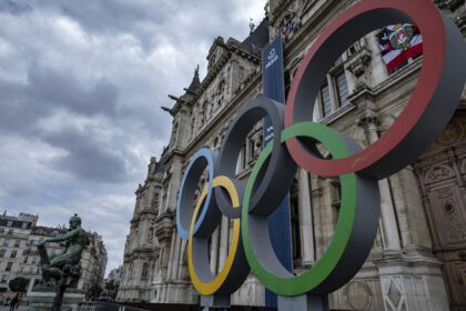 Suspenden relevo de la antorcha olímpica en Francia por disturbios