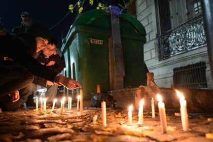 Vigilia en Buenos Aires tras ataque con bomba molotov a cuatro lesbianas