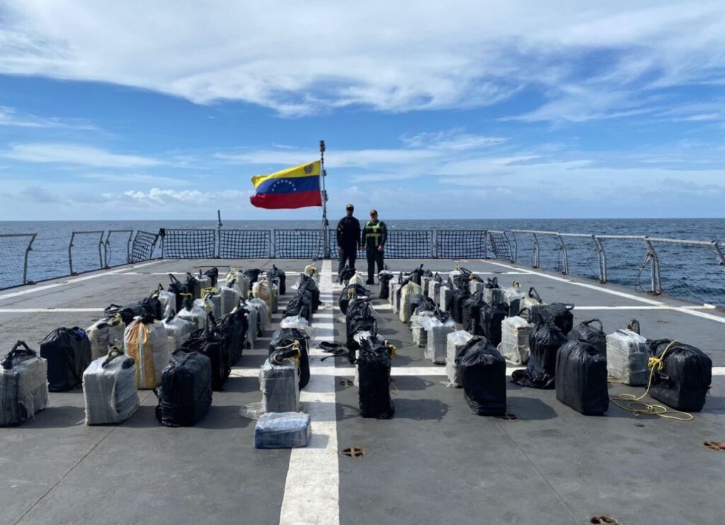 Incautan más de dos toneladas de cocaína en un bote pesquero de  venezolanos