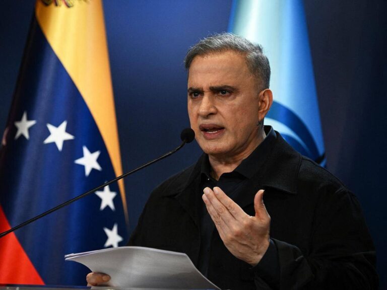 Fiscalía emitió órdenes de captura contra Julio Borges y Leopoldo López