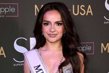 UmaSofia Srivastava, Miss Teen USA, renunció a su corona