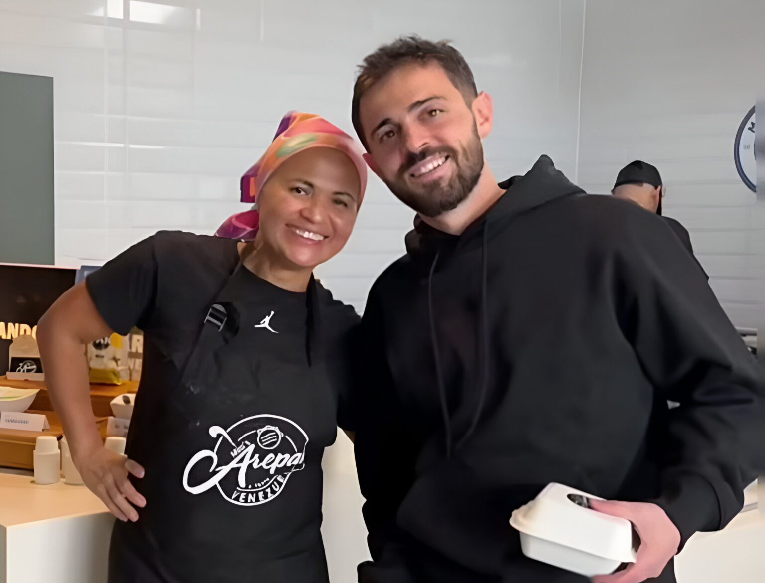 Chef venezolana preparó arepas para el Manchester City