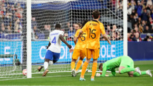 Países Bajos se anota su primer empate frente a Francia