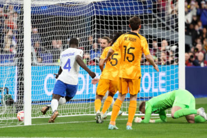Países Bajos se anota su primer empate frente a Francia