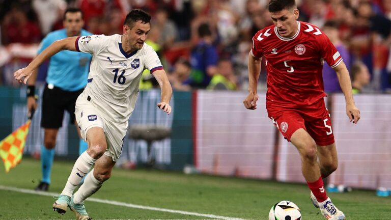 Serbia se despide de la Eurocopa al empatar con Dinamarca