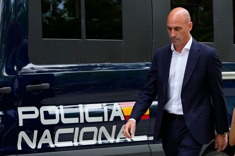 Fijan fecha del juicio de Luis Rubiales por agresión sexual