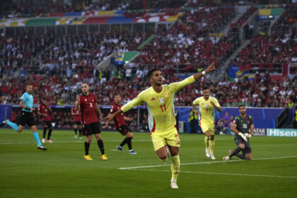 España llega a 8vos de final tras derrotar a Albania 1 a 0