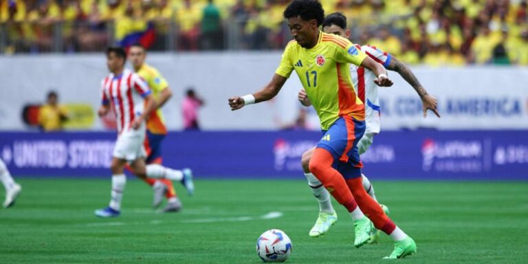 Colombia logra imponerse a Paraguay 2 tantos a 1