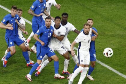 Inglaterra vence 2 a 1 a Eslovaquia en tiempo extra y avanza a cuartos