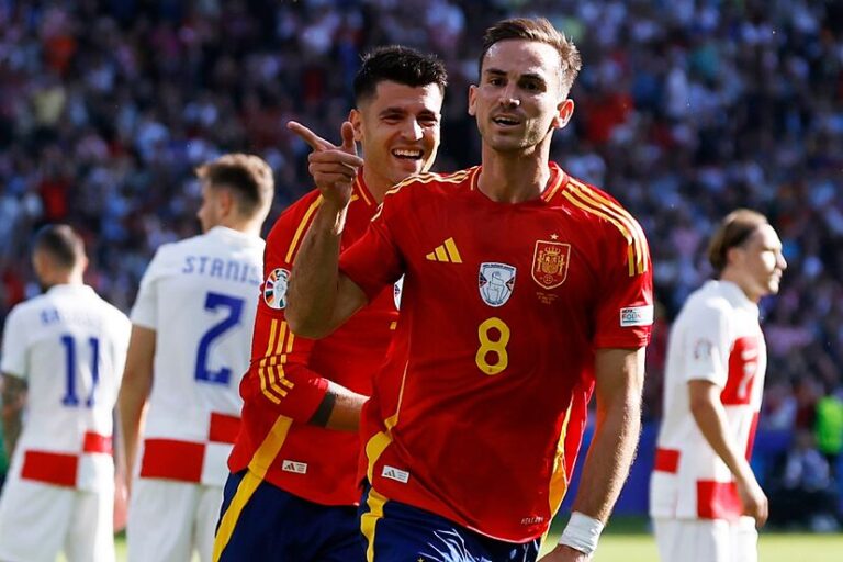 Un autogol de Italia califica a España a 8vos de final