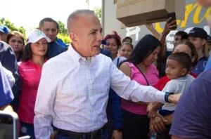 Manuel Rosales realiza gira por Maracaibo con jornadas sociales
