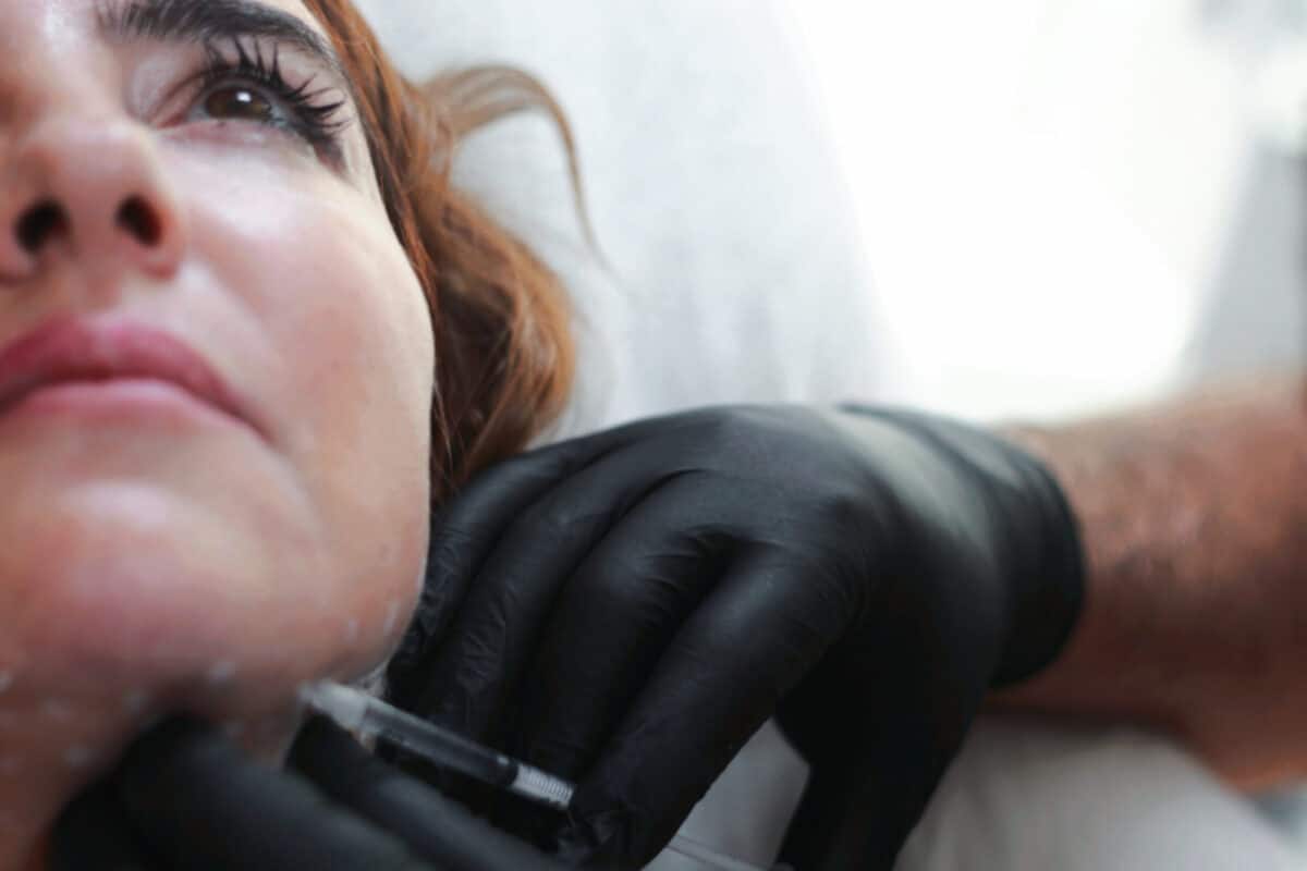 Francia prohibió inyecciones de ácido hialurónico sin prescripción médica