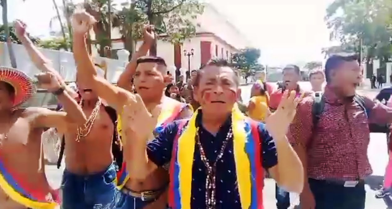 Grupos Yukpa protestan en Miraflores por pagos de artesanías destruidas 