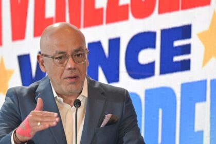 Oficialismo pide a la oposición firmar acuerdo para reconocer los resultados de las elecciones
