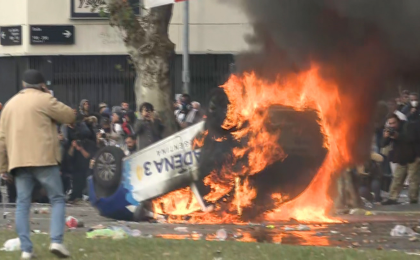 Fuerte protestas en el Congreso de Argentina por discusión de la Ley de Bases
