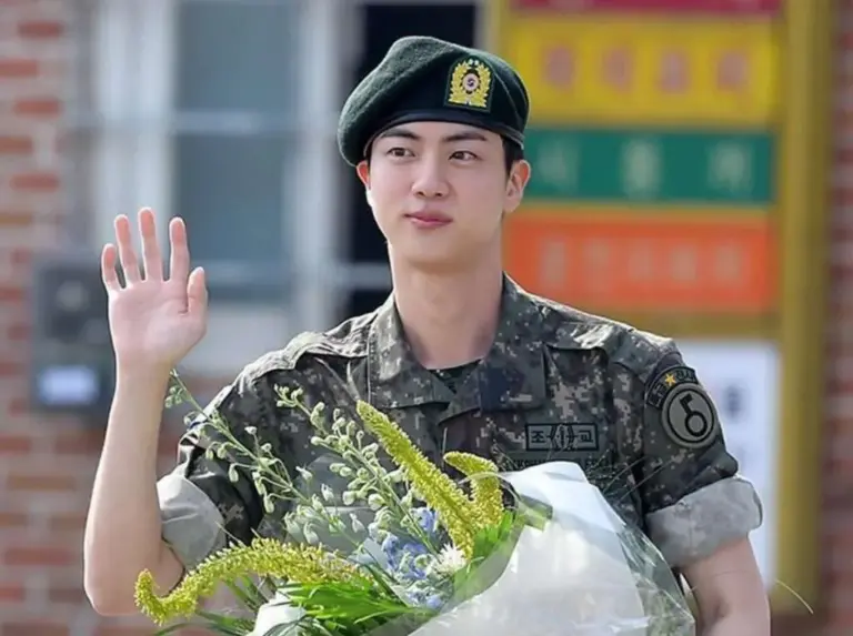 Jin se convierte en el primer BTS en culminar su servicio militar obligatorio