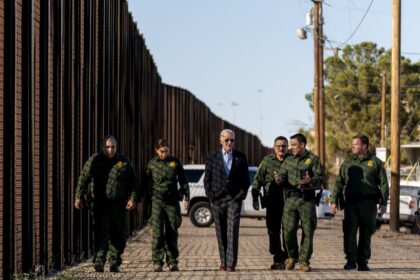 Demandan a la administración Biden por limitar solicitudes de asilo en la frontera