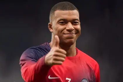 Kylian Mbappé insta a los jóvenes a votar en las elecciones legislativas francesas