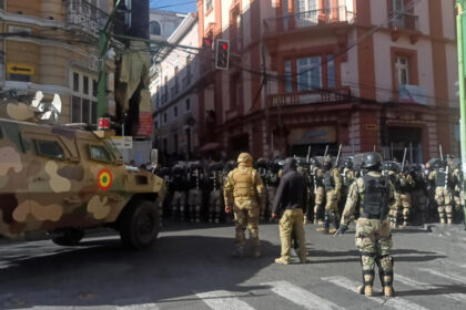 Golpe de Estado en Bolivia: Presidente denuncia "movilizaciones irregulares" del Ejército