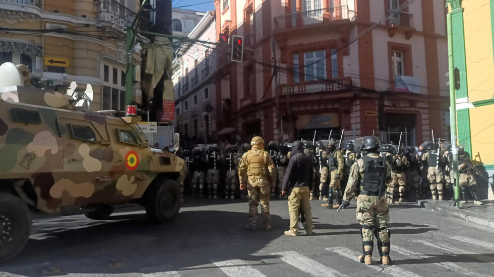 Golpe de Estado en Bolivia: Presidente denuncia "movilizaciones irregulares" del Ejército Golpe de Estado en Bolivia: Presidente denuncia "movilizaciones irregulares" del Ejército