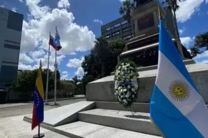 Oficialismo acusa a opositores refugiados en Argentina de sabotear las elecciones