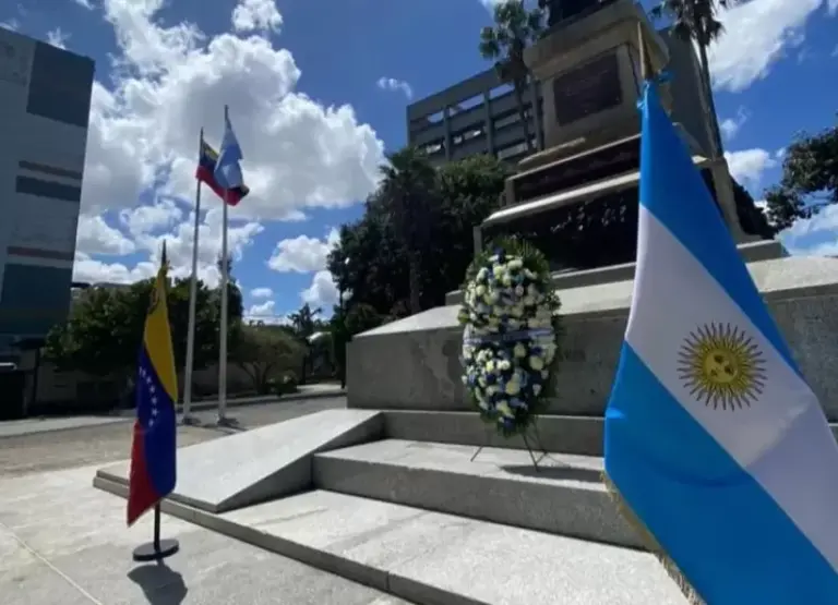 Oficialismo acusa a opositores refugiados en Argentina de sabotear las elecciones