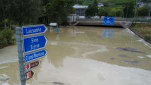 4 personas muertas y 1 desaparecida tras inundaciones en Suiza