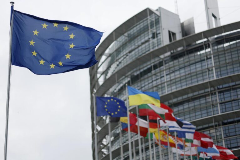 Unión Europea impone sanciones sobre 7 sectores rusos