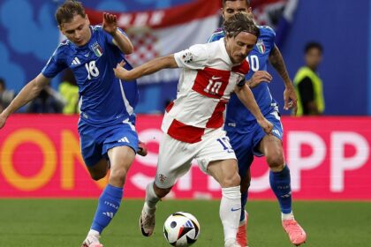 Italia se mantiene en la Eurocopa tras milagroso empate con Croacia