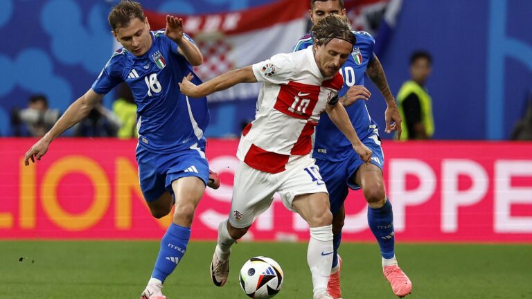 Italia se mantiene en la Eurocopa tras milagroso empate con Croacia