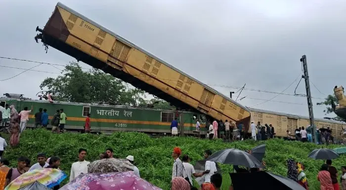 Choque de trenes en la India deja más de 15 muertos Choque de trenes en la India deja más de 15 muertos