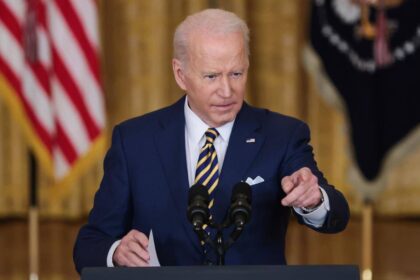 Joe Biden evaluará no deportar inmigrantes indocumentados casados con estadounidenses