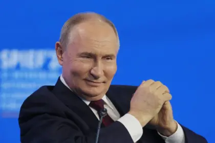 Kremlin insta a Ucrania a considerar retirar sus tropas