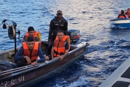 Armada de Colombia rescata 16 migrantes venezolanos en la Isla San Andrés