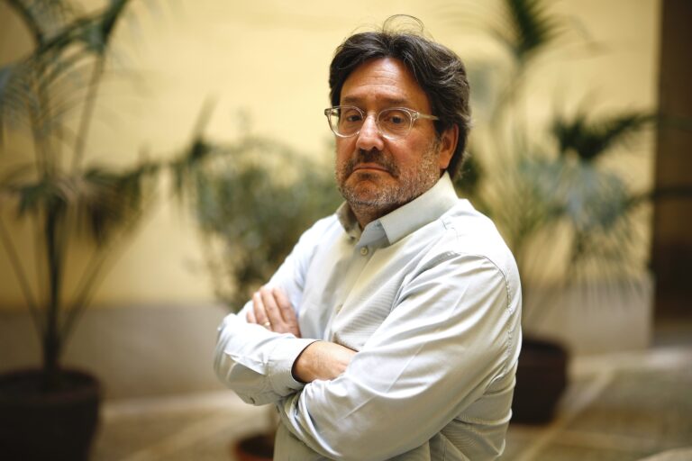 Francisco Santos denuncia supervisión china en el CNE y creación de nuevas actas electorales