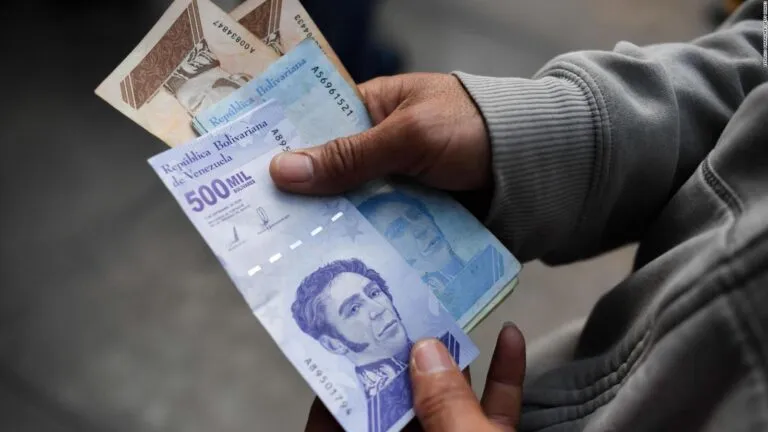 Venezuela tiene el salario mínimo más bajo de América Latina