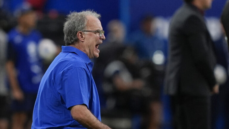 Marcelo Bielsa explota contra la organización de la Copa América