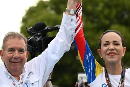 Emergencia médica interrumpe masiva concentración de Edmundo González y María Corina