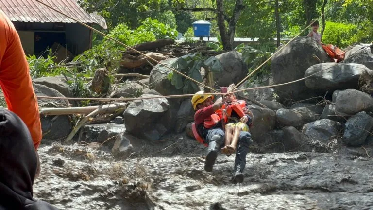 Cuatro víctimas fatales deja el paso del huracán Beryl por Sucre